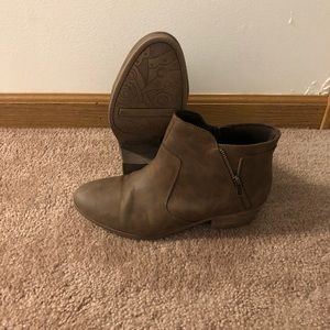 Ankle boots